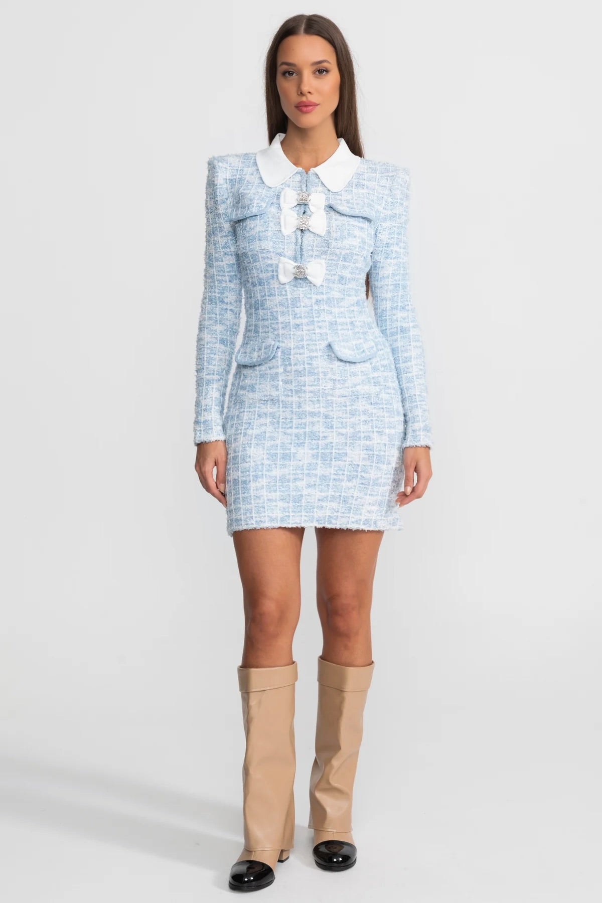 Mini Jurk met Contrasterende Kraag en Kristallen