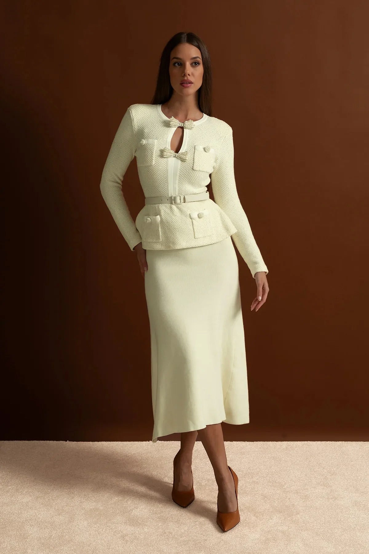 Gebreide Midi Jurk met Peplum Detail Ivoorkleur