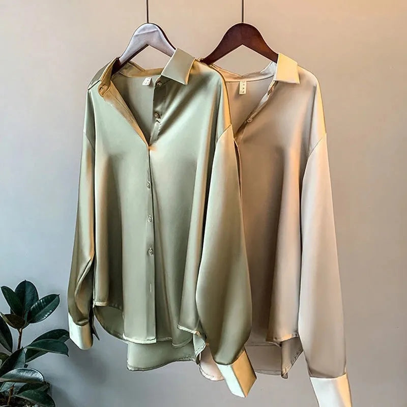 Elegante Vrouwelijke Satijnen Blouse Losse Vorm
