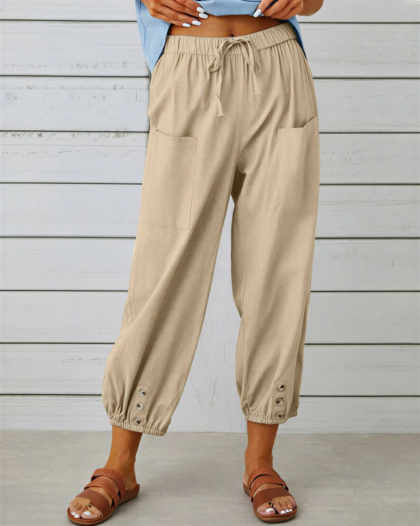 Dames Broek met Knopdetail aan Zoom