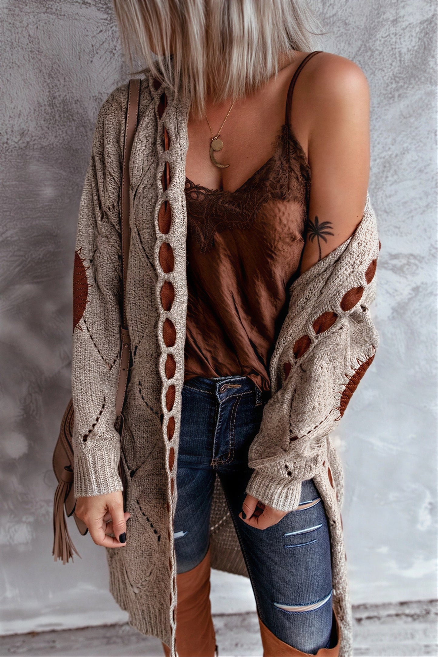 Vrouwen Cardigan met Diamant Uitsnijdingen en Elleboog Patches