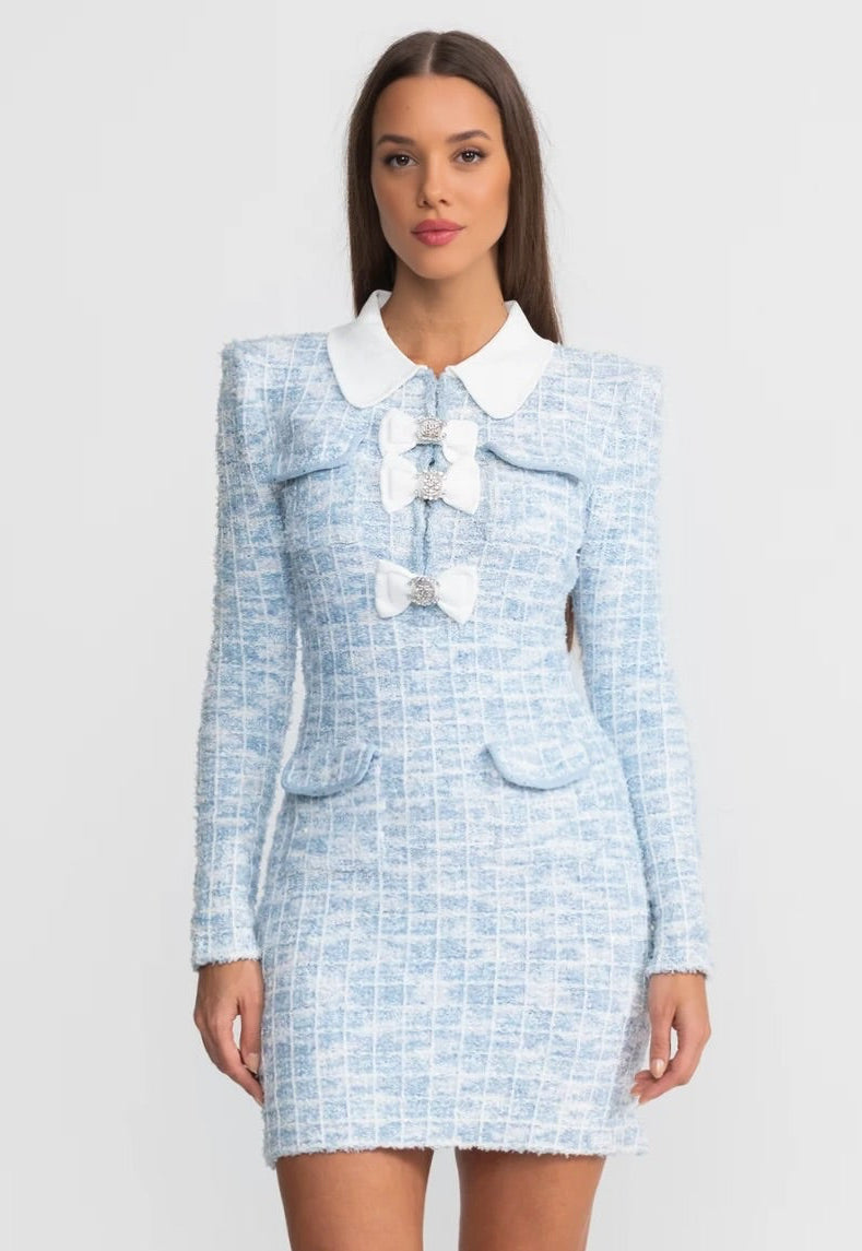 Mini Jurk met Contrasterende Kraag en Kristallen - StudioMarella