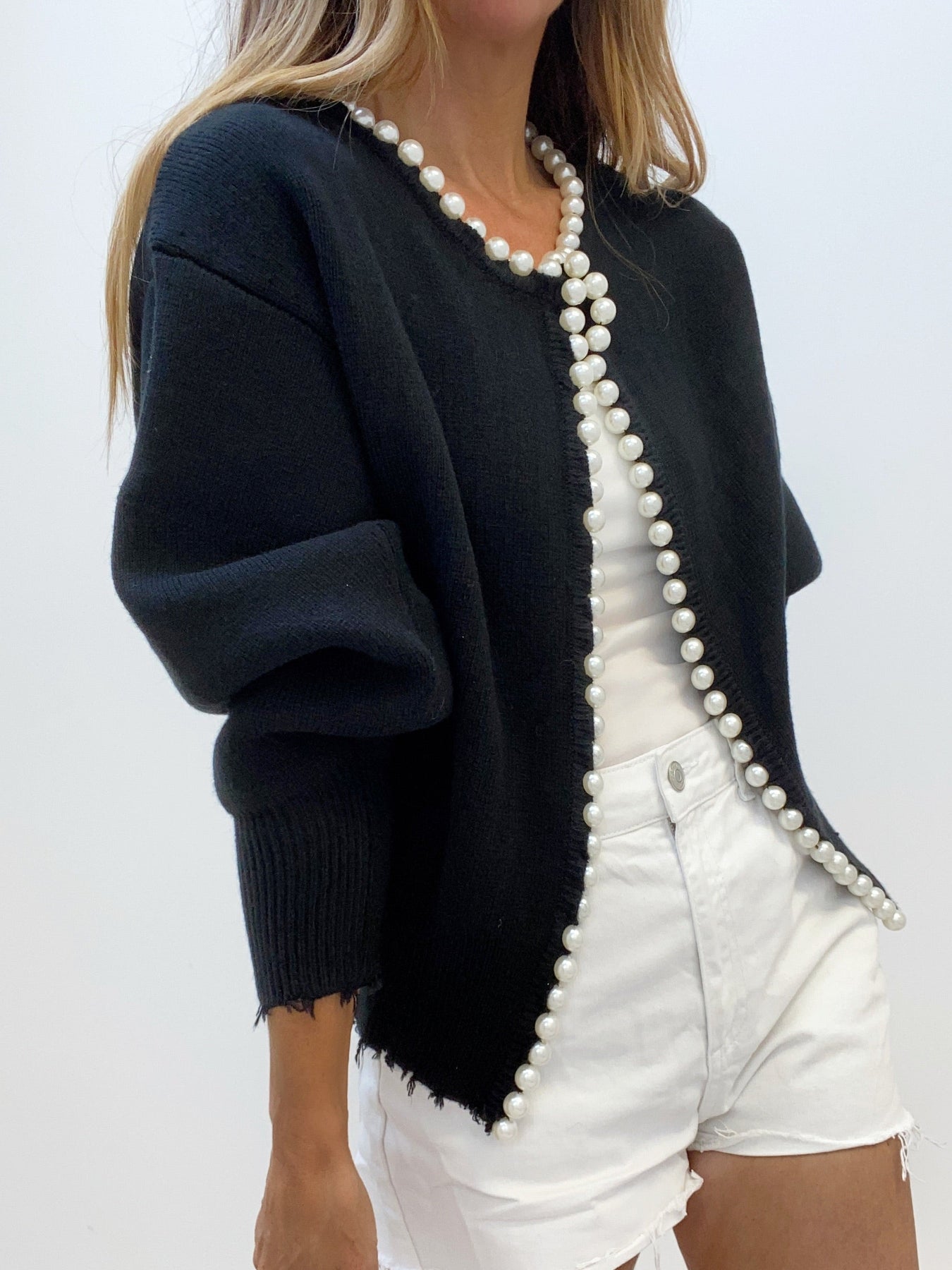 Talicia Cardigan Met Gefranste Rand en Parelmoeren