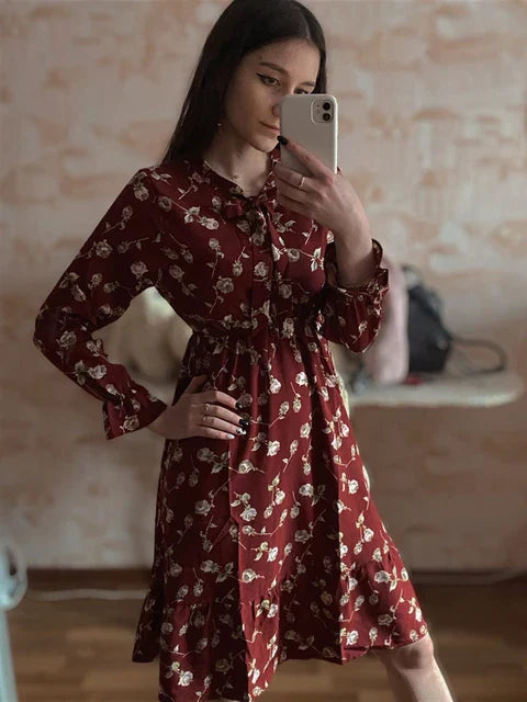 Zomerjurk met Open Rug en Mooi Borduurwerk