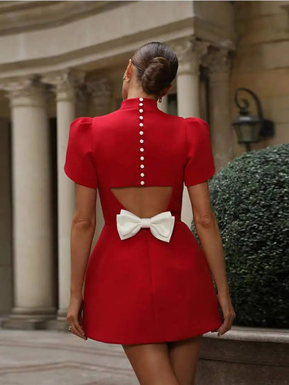 Korte Mini Jurk met Schoudervullingen Zwart Sexy Design