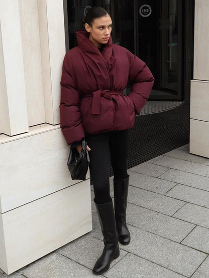 Dames Pufferjas Oversized met Tailleband en Hoge Kraag - StudioMarella