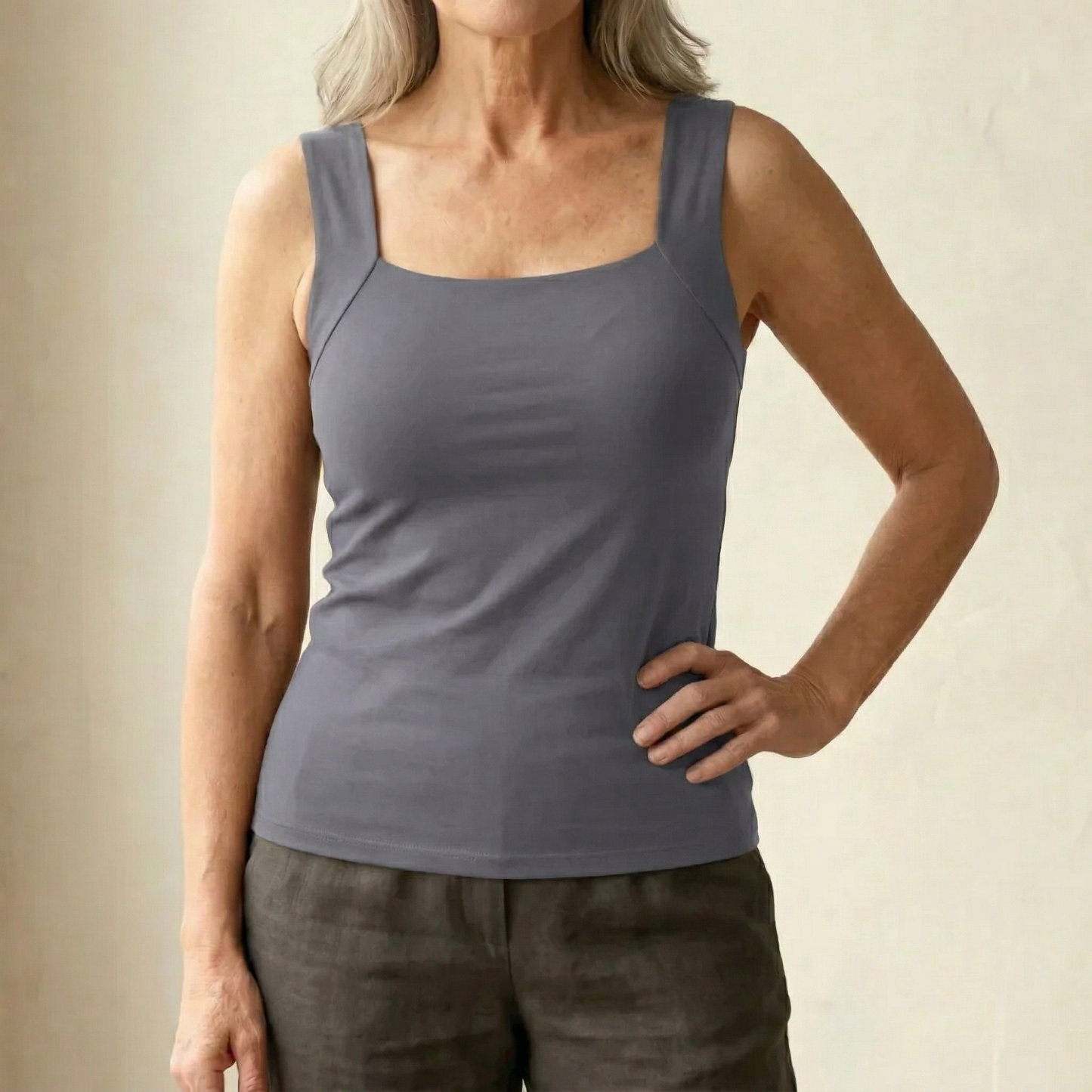 Jennifer | Zachte en comfortabele tanktop met ingebouwde bh 9