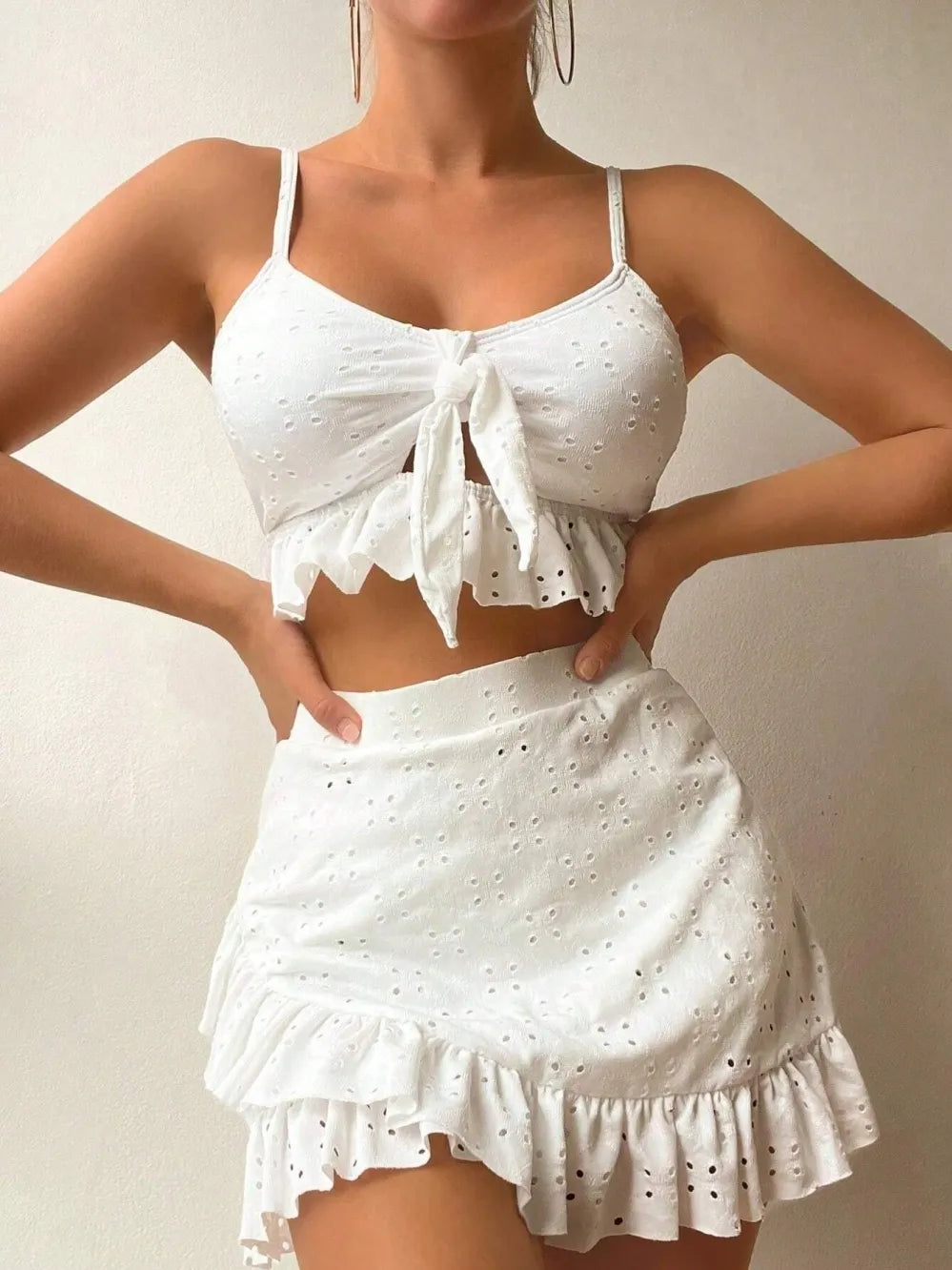 Elegante Jurk voor Vrouw met Ruffles en Broderie - StudioMarella