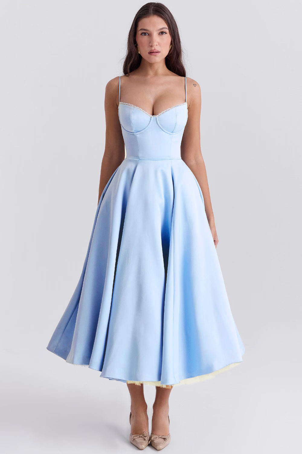 Elegante Avondjurk voor Vrouw met Rijke Details en Luxe Stof - StudioMarella