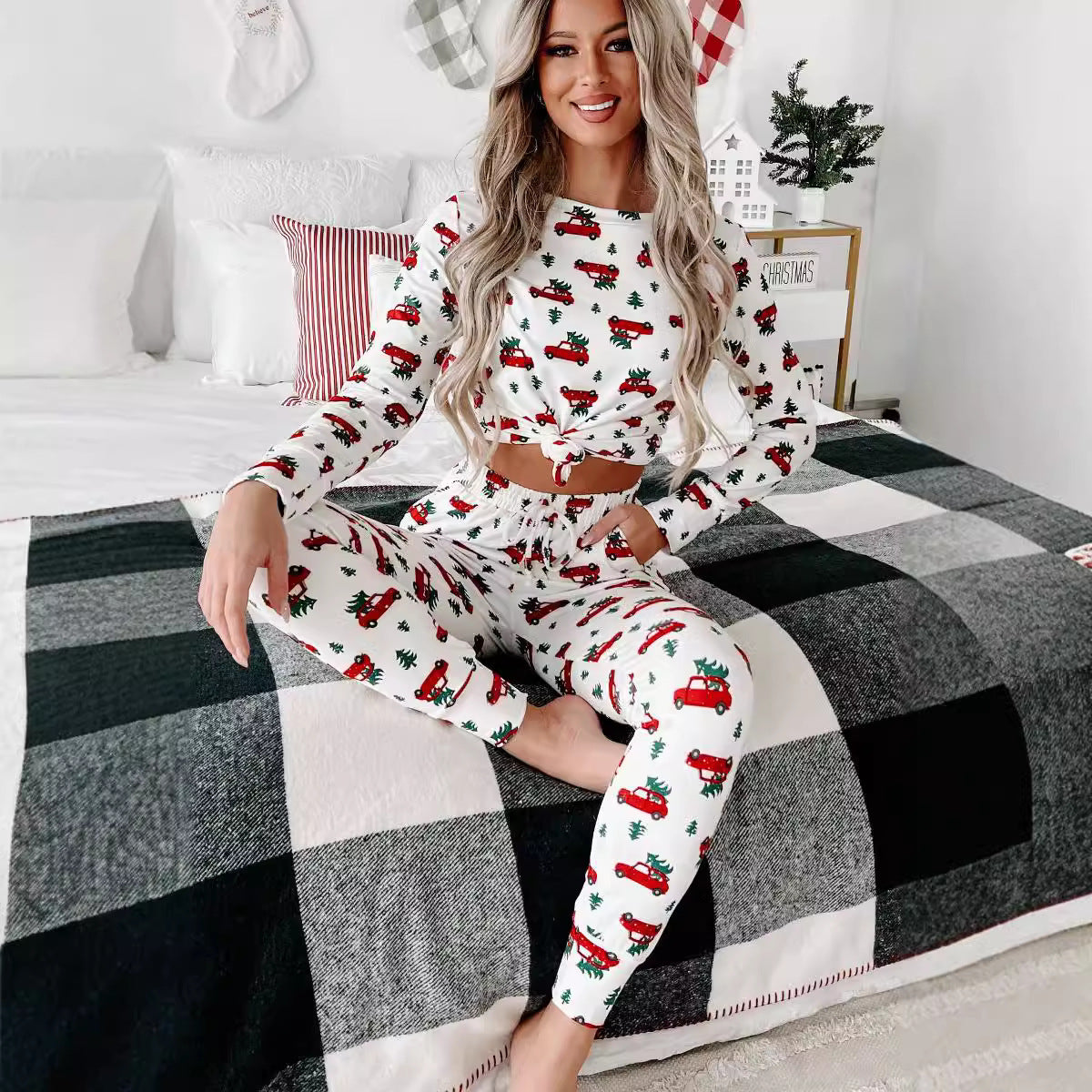 Katia | Dames Pyjama Set - Feestelijk Ontwerp en Comfortabele Pasvorm 4