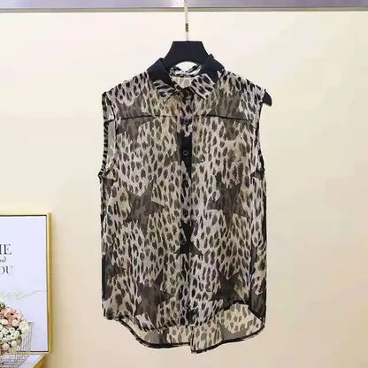 Vrouwelijke Zomer Blouse Polo Neck Licht en Vrouwelijk - StudioMarella