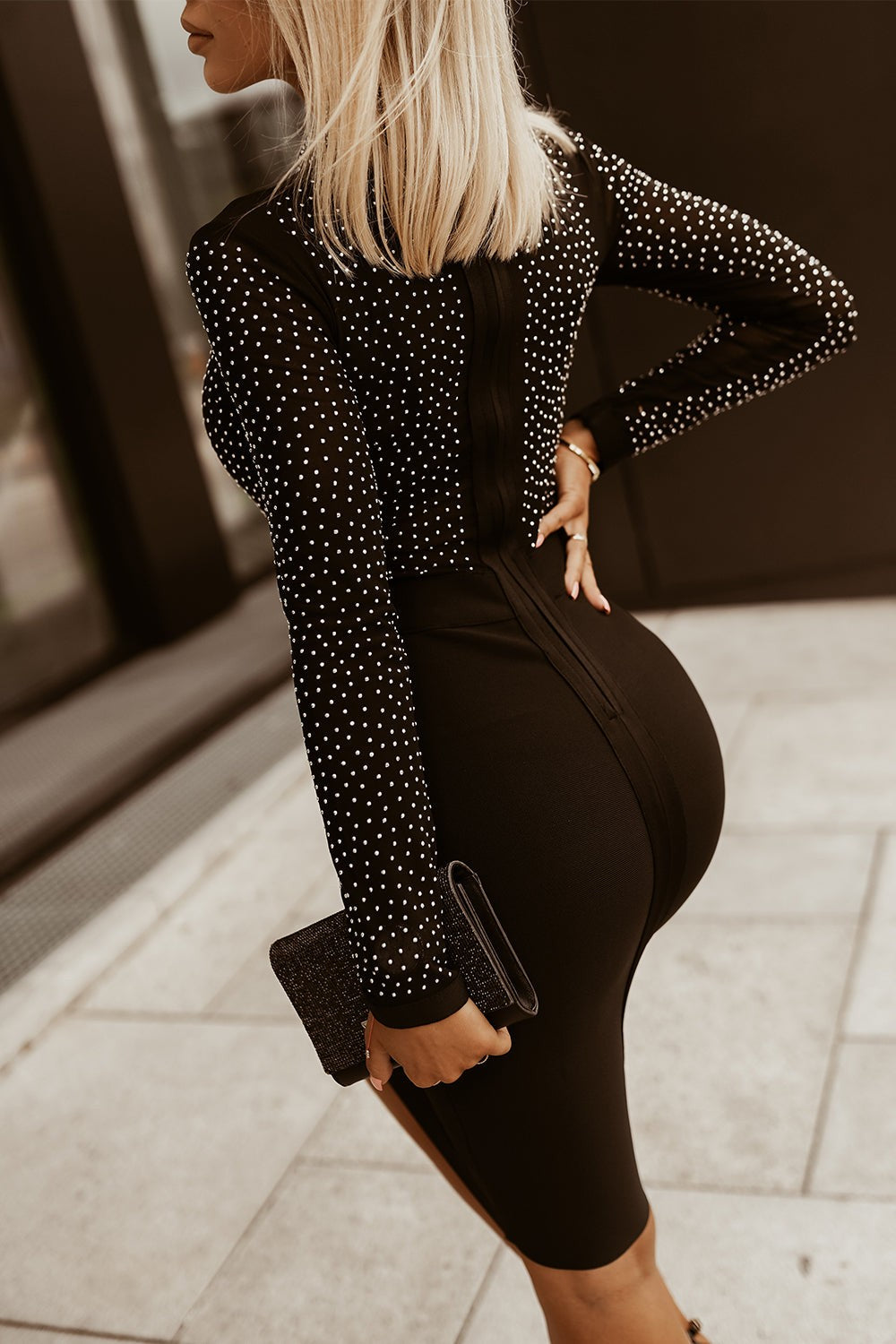 Zwarte Avondjurk Midi Lengte met Fijne Details Elegante Stijl
