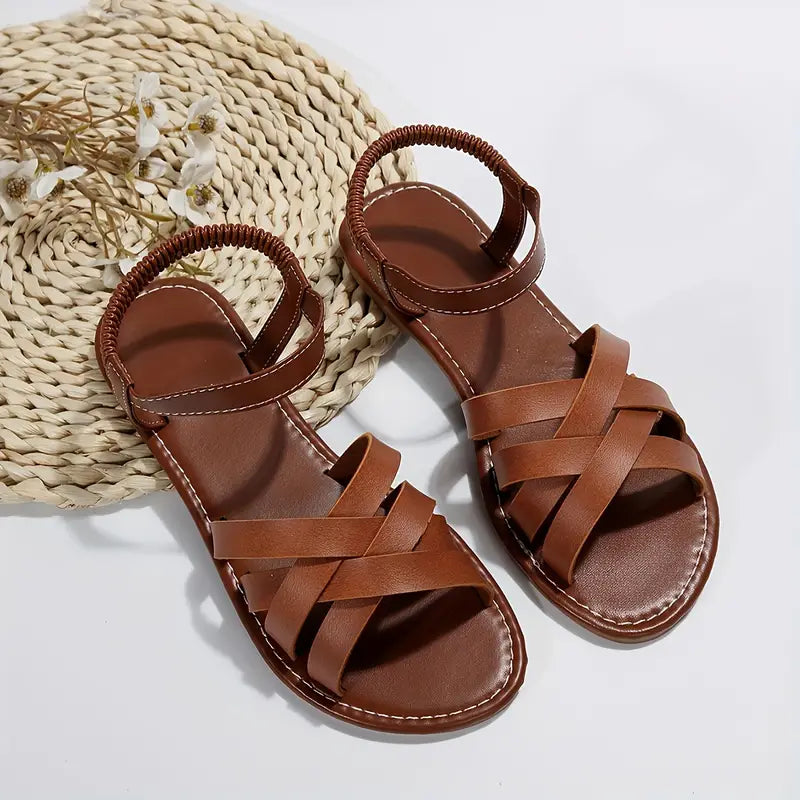 Vrouwelijke Sandalen met Vlechtwerk Detail - StudioMarella