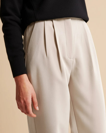 Mova | Zwarte Damesbroek Hoge Taille - Geplooide Pijpen, Elegant 2