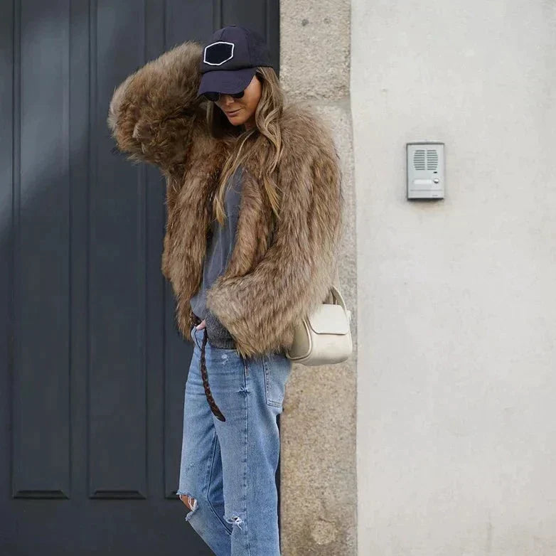 Dames Pluche Jas Imitatiebont Warm en Stijlvol → Dames Pluche Jas Imitatie Bont Warm - StudioMarella