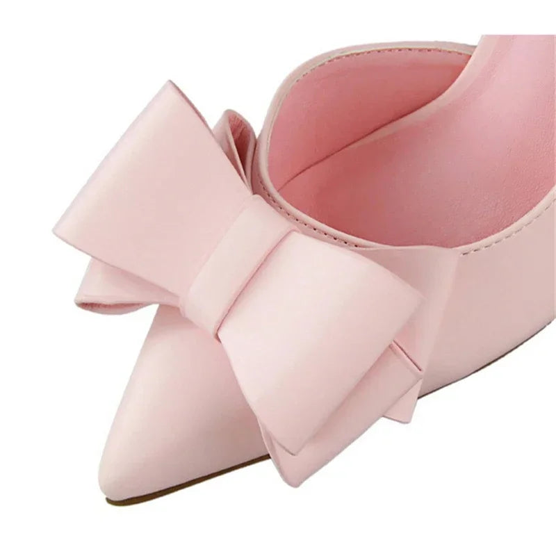 Pumps met Strik Detail en Puntige Neus Elegante Stijl