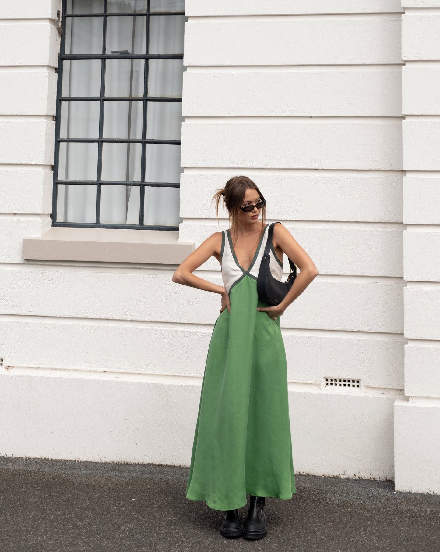 Vrouwelijke Maxi Jurk Lichte Zomerjurk Met V-Hals