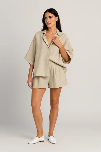 Dames Zomer Outfit - Oversized Blouse met Korte Broek en Revers - StudioMarella