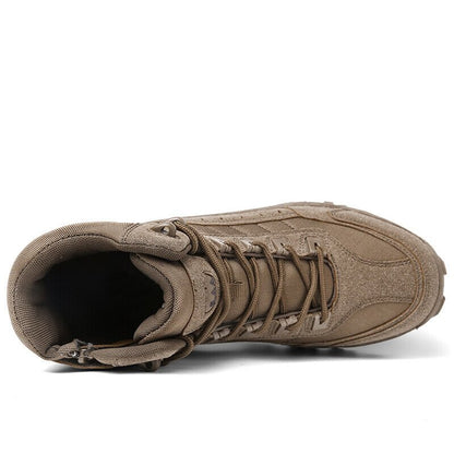 Stap vol vertrouwen de koude dagen tegemoet met deze stoere militaire winterlaarzen voor dames, genaamd Femke. Gemaakt van pluche en katoen voor ultieme warmte en comfort, met een stevige constructie, luxe voering, uitstekende grip en ondersteuning - ideaal voor stedentrips en stevige wandelingen tijdens de wintermaanden.
