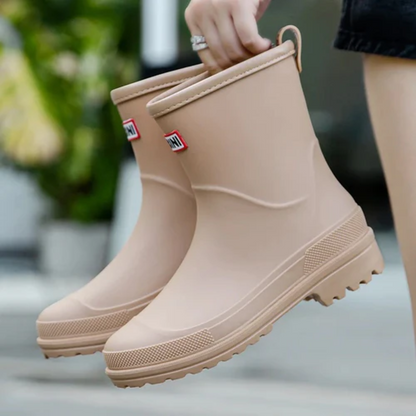 Floor | Trendy waterdichte dames regenlaarzen in de kleur Bruin voor dames in Outdoor stijl ideaal voor de lente.