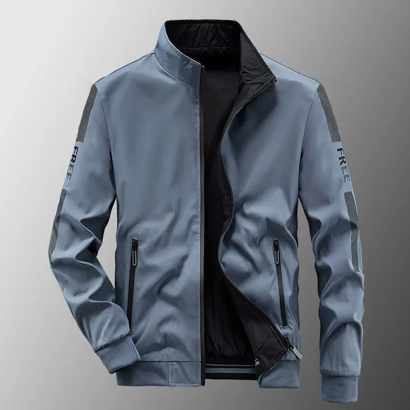 Lars | Omkeerbare waterdichte heren zomerjas in de kleur Lichtblauw voor heren in Outdoor stijl ideaal voor de lente.