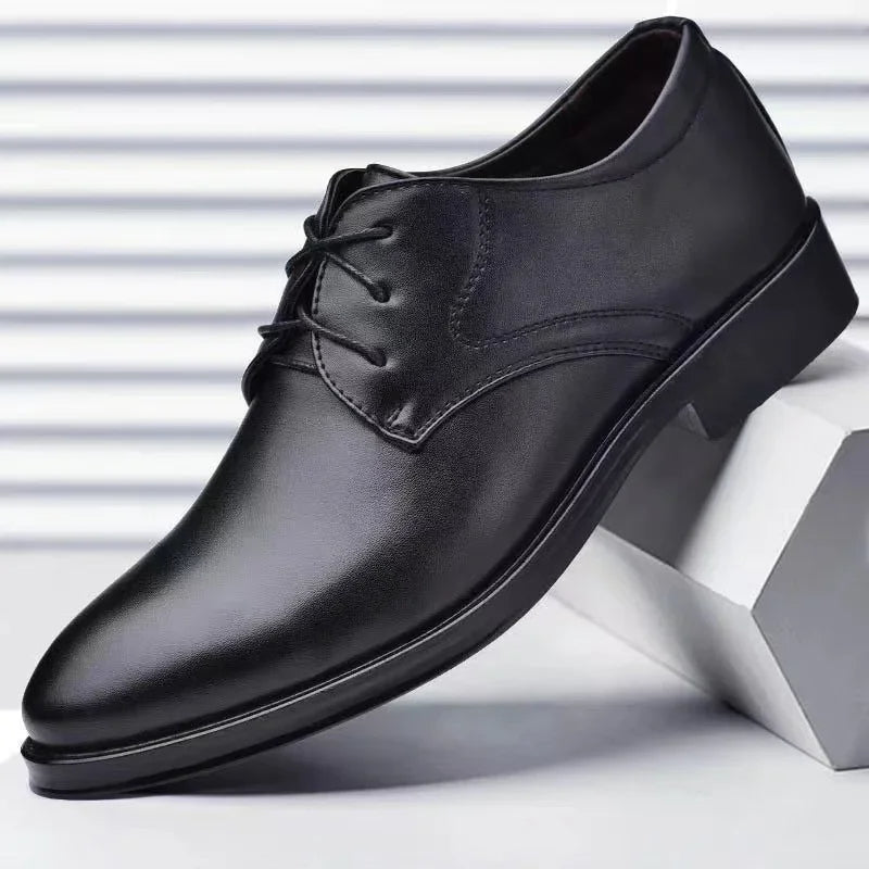 Matthijs | Grote formele lakschoenen in de kleur Zwart voor heren in stijl geschikt voor alle seizoenen.