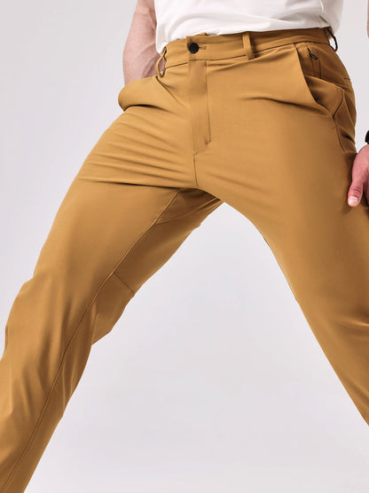 Mike | Slanke broek in de kleur Bruin voor heren in stijl geschikt voor alle seizoenen.