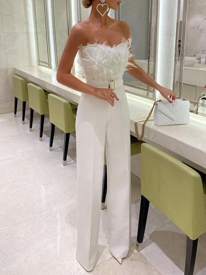 Luxe Jumpsuit met Veren en Glitteraccent