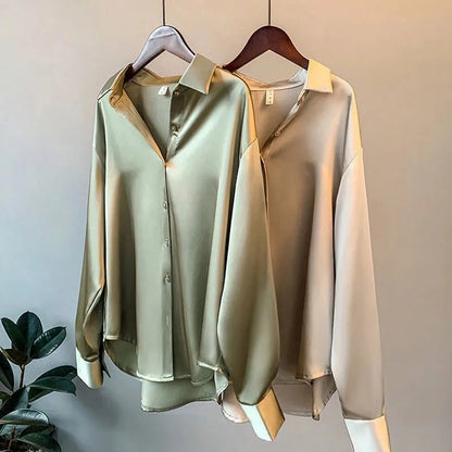 Elegante Vrouwelijke Satijnen Blouse Losse Vorm